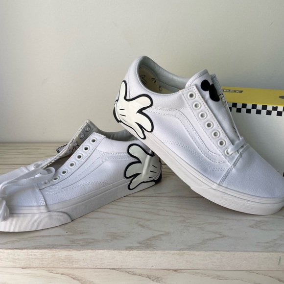 Disney x Vans Old Skool Vans 90th Anniversary Mickey Mouse Sneakers - Picture 3 of 9